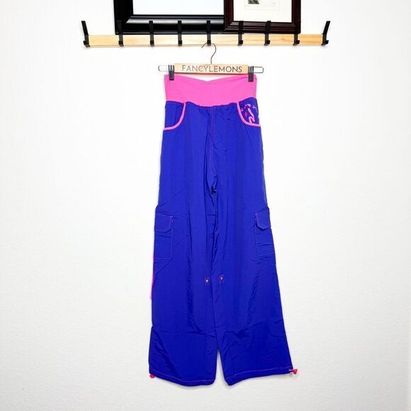 Zumba NWT! Electro Cargo Pants Acai Purple & Pink Dance Fitness Size Various - Picture 1 of 7